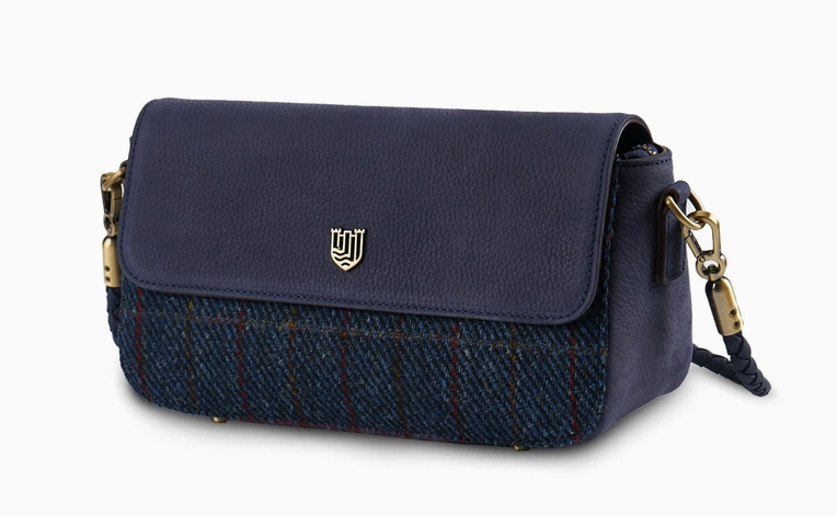 ISLANDER UK THE CAITHNESS CLUTCH-NAVY OVERCHECK BAG