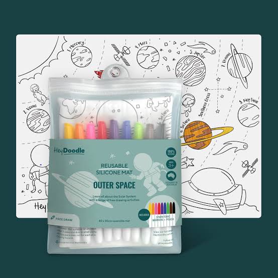 HEY DOODLE OUTER SPACE CLASSIC COLOURING & DOODLE MAT