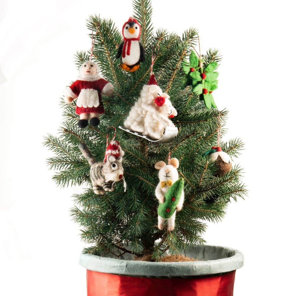 CHRISTMAS DECORATION - PENGUIN PRESTON